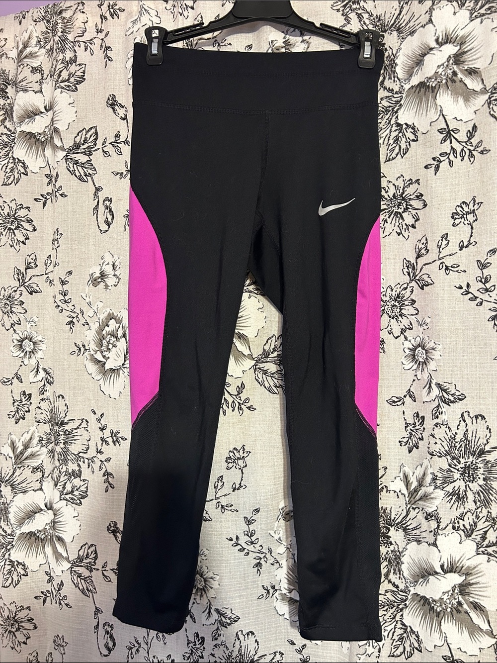 Nike Black Crop Leggings with Bright Pink Side Panels